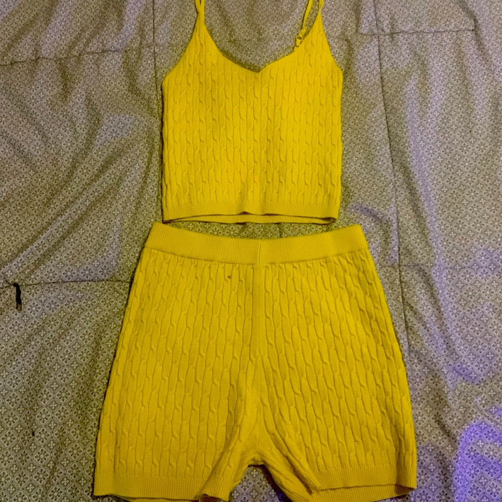 Two piece set - Picture 1 of 4